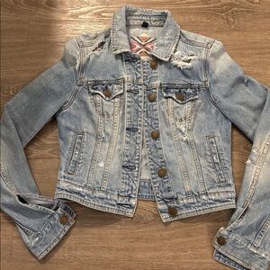 American Eagle Crop Denim Jacket Size Medium Light Blue Embroidered